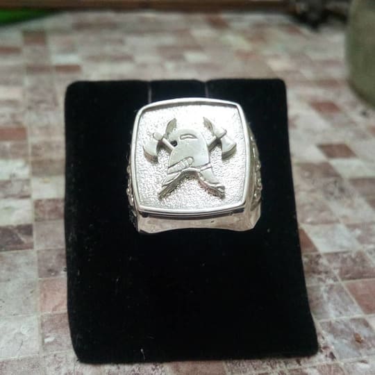Серебряный перстень для пожарного и спасателя МЧС с пожарной символикой