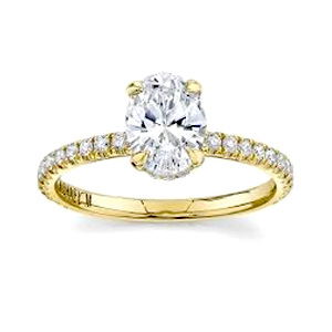 помолвочное кольцо с бриллиантом